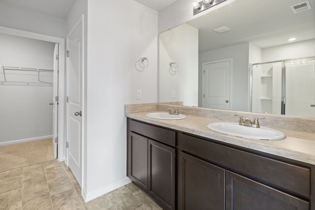 7027 Berkswell Dr, Lebanon, TN 37087