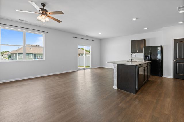 7027 Berkswell Dr, Lebanon, TN 37087