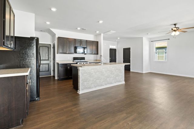 7027 Berkswell Dr, Lebanon, TN 37087
