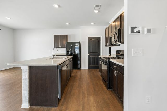 7027 Berkswell Dr, Lebanon, TN 37087