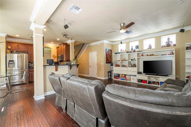 1555 HANKS AVENUE, Orlando, FL 32814