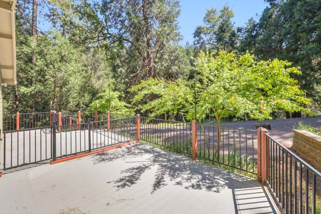 4909 Clear Creek Rd, Placerville, CA 95667