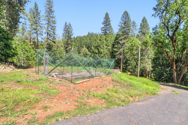 4909 Clear Creek Rd, Placerville, CA 95667