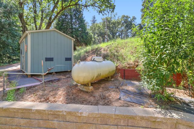 4909 Clear Creek Rd, Placerville, CA 95667
