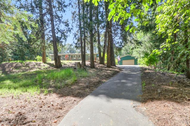 4909 Clear Creek Rd, Placerville, CA 95667