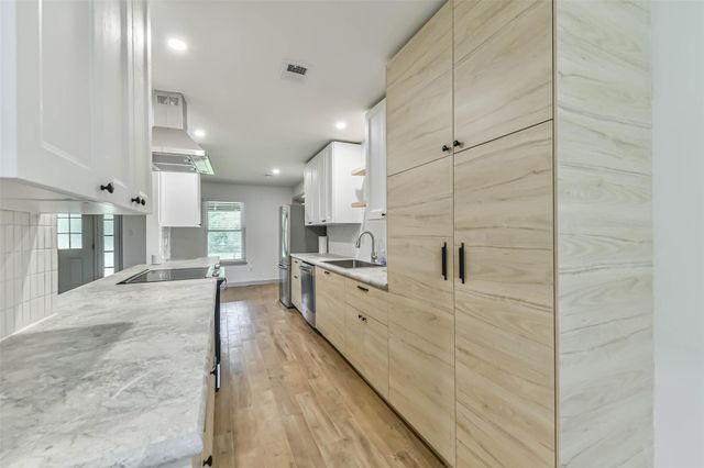 3410 Crestmeadow Drive, Pasadena, TX 77505