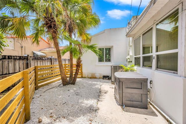 429 NE 73rd St, Miami, FL 33138