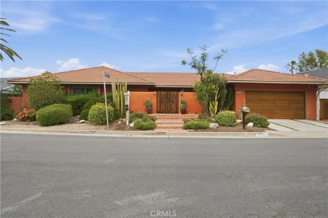 8767 Moorcroft Avenue, West Hills, CA 91304