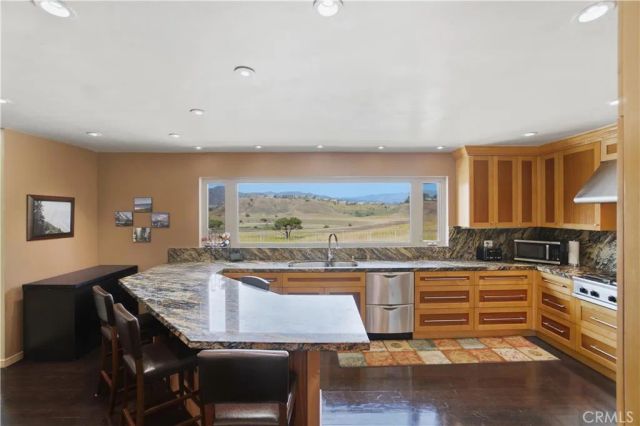 8767 Moorcroft Avenue, West Hills, CA 91304