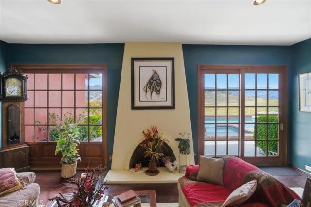 8767 Moorcroft Avenue, West Hills, CA 91304