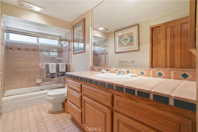 8767 Moorcroft Avenue, West Hills, CA 91304