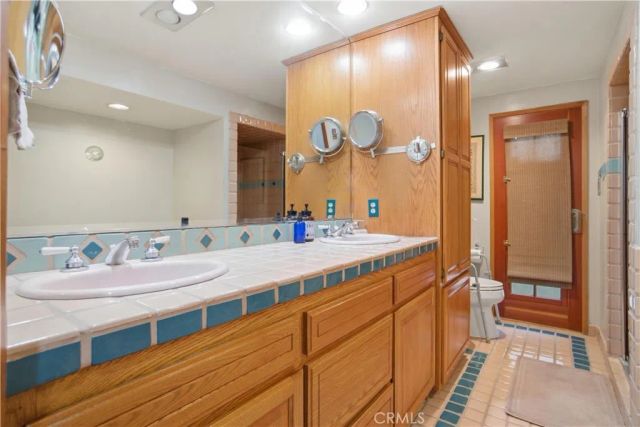 8767 Moorcroft Avenue, West Hills, CA 91304