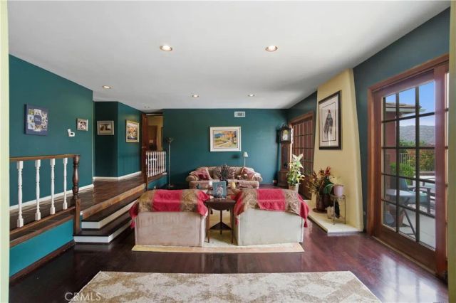 8767 Moorcroft Avenue, West Hills, CA 91304