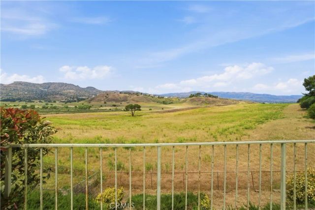 8767 Moorcroft Avenue, West Hills, CA 91304