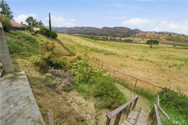 8767 Moorcroft Avenue, West Hills, CA 91304