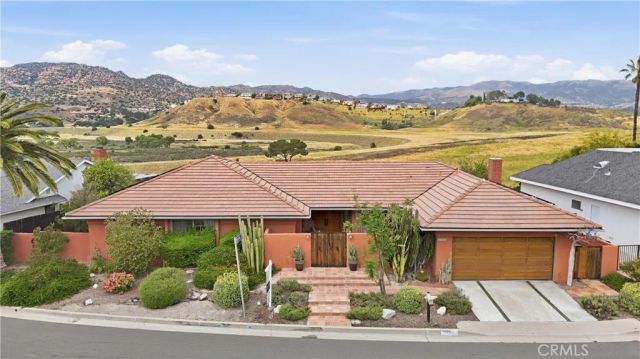 8767 Moorcroft Avenue, West Hills, CA 91304