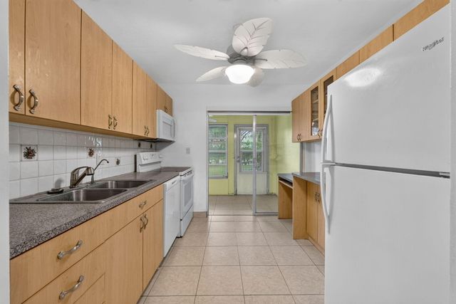 251 NW 76th Avenue 105, Margate, FL 33063