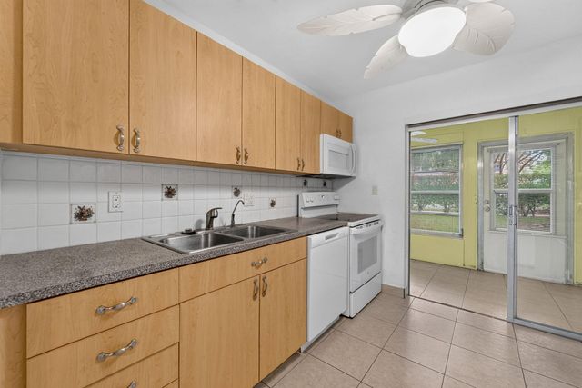 251 NW 76th Avenue 105, Margate, FL 33063