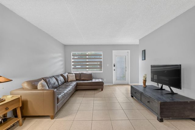 251 NW 76th Avenue 105, Margate, FL 33063