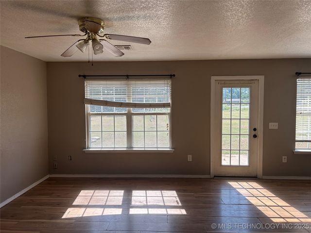 105 Morning Star Circle, Fort Gibson, OK 74434