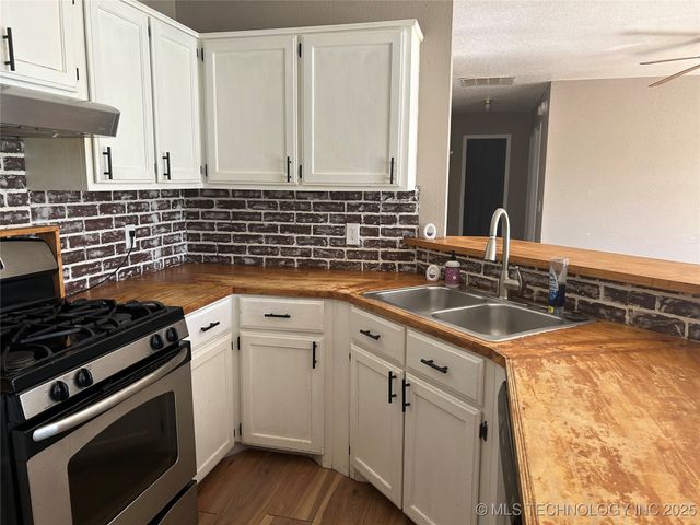 105 Morning Star Circle, Fort Gibson, OK 74434