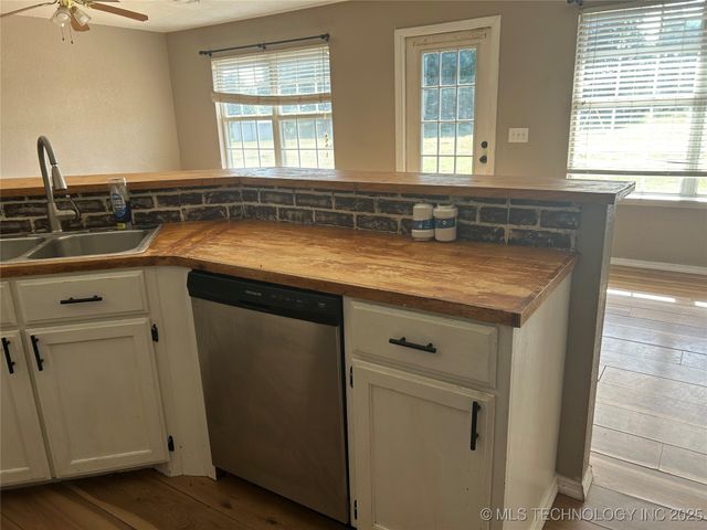105 Morning Star Circle, Fort Gibson, OK 74434
