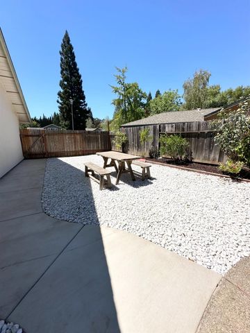 112 Cradle Bar Ct, Folsom, CA 95630