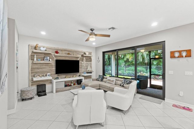 8128 Snowflake Obsidian Trail, Delray Beach, FL 33446
