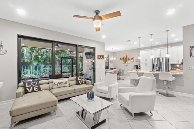8128 Snowflake Obsidian Trail, Delray Beach, FL 33446