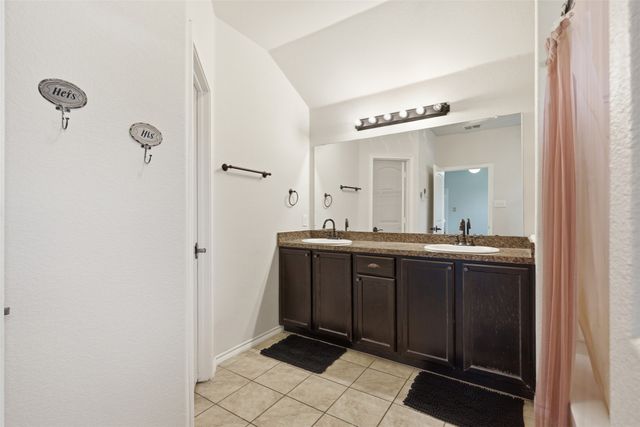 1124 Autumnwood Drive, Azle, TX 76020