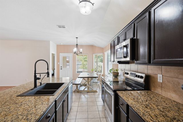 1124 Autumnwood Drive, Azle, TX 76020