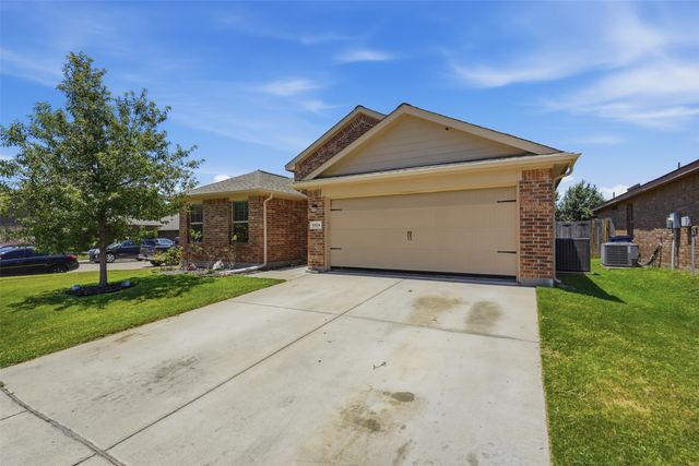 1124 Autumnwood Drive, Azle, TX 76020