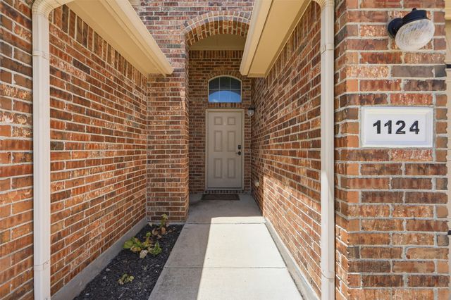 1124 Autumnwood Drive, Azle, TX 76020