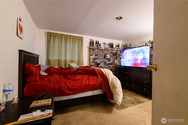 12013 SE Kent Kangley Road, Kent, WA 98030