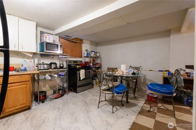 12013 SE Kent Kangley Road, Kent, WA 98030