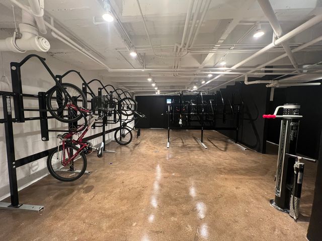 1650 W Roscoe Street 206, Chicago, IL 60657