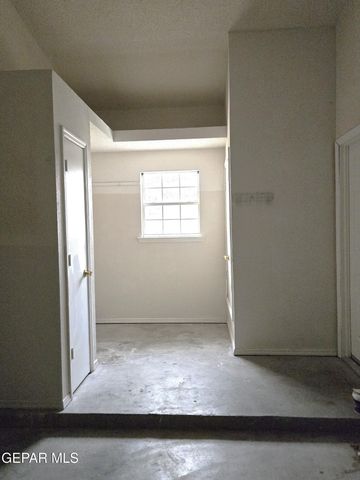 709 LA CHAPA Avenue, El Paso, TX 79912