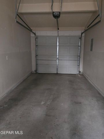 709 LA CHAPA Avenue, El Paso, TX 79912