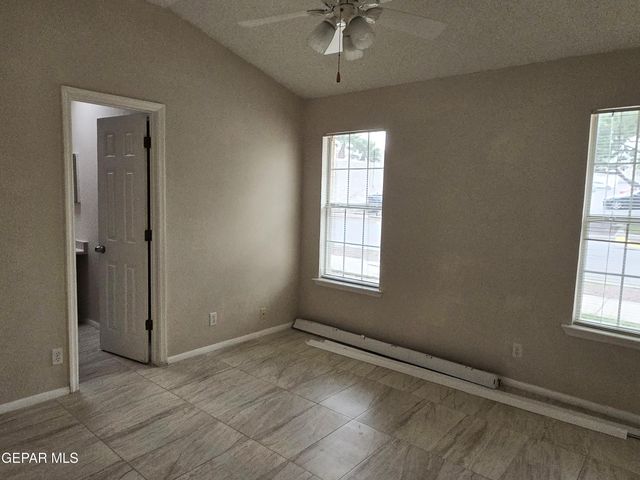 709 LA CHAPA Avenue, El Paso, TX 79912