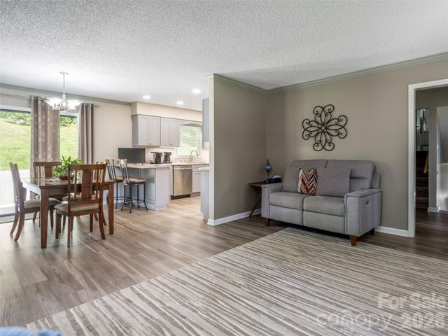 1 Morris Drive, Weaverville, NC 28787