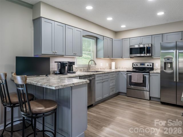 1 Morris Drive, Weaverville, NC 28787
