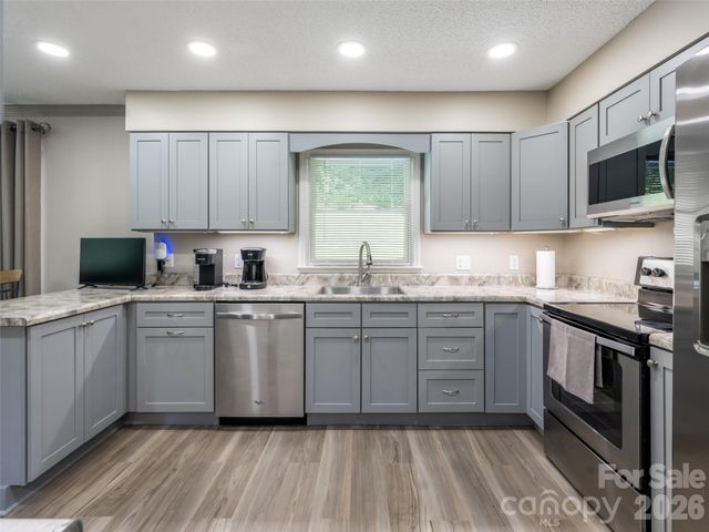 1 Morris Drive, Weaverville, NC 28787