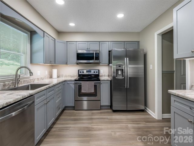 1 Morris Drive, Weaverville, NC 28787