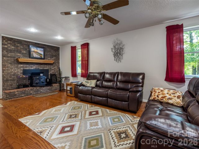 1 Morris Drive, Weaverville, NC 28787