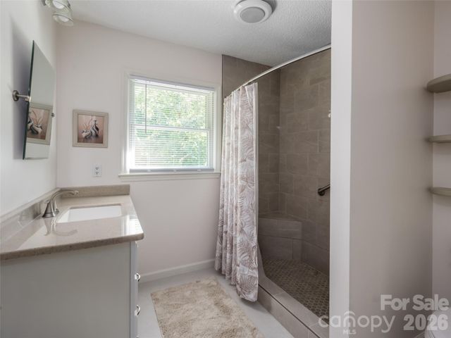 1 Morris Drive, Weaverville, NC 28787