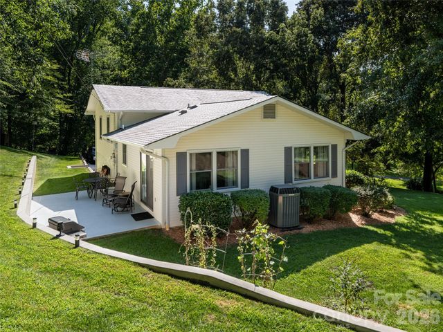 1 Morris Drive, Weaverville, NC 28787