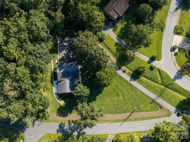 1 Morris Drive, Weaverville, NC 28787