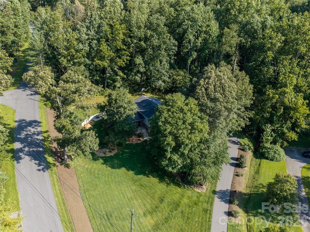 1 Morris Drive, Weaverville, NC 28787