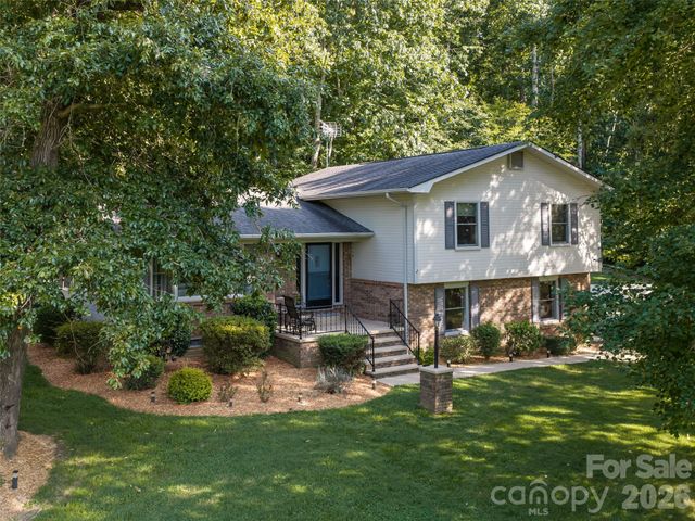 1 Morris Drive, Weaverville, NC 28787