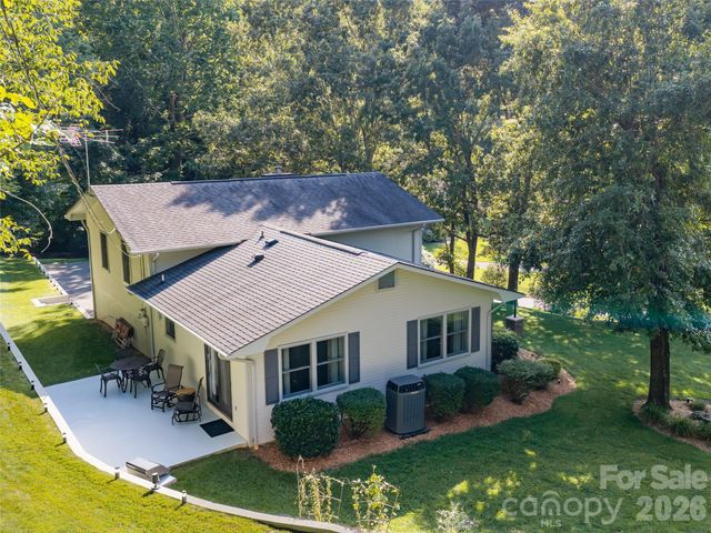 1 Morris Drive, Weaverville, NC 28787